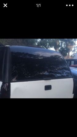 88-98 tahoe/suburban rear window