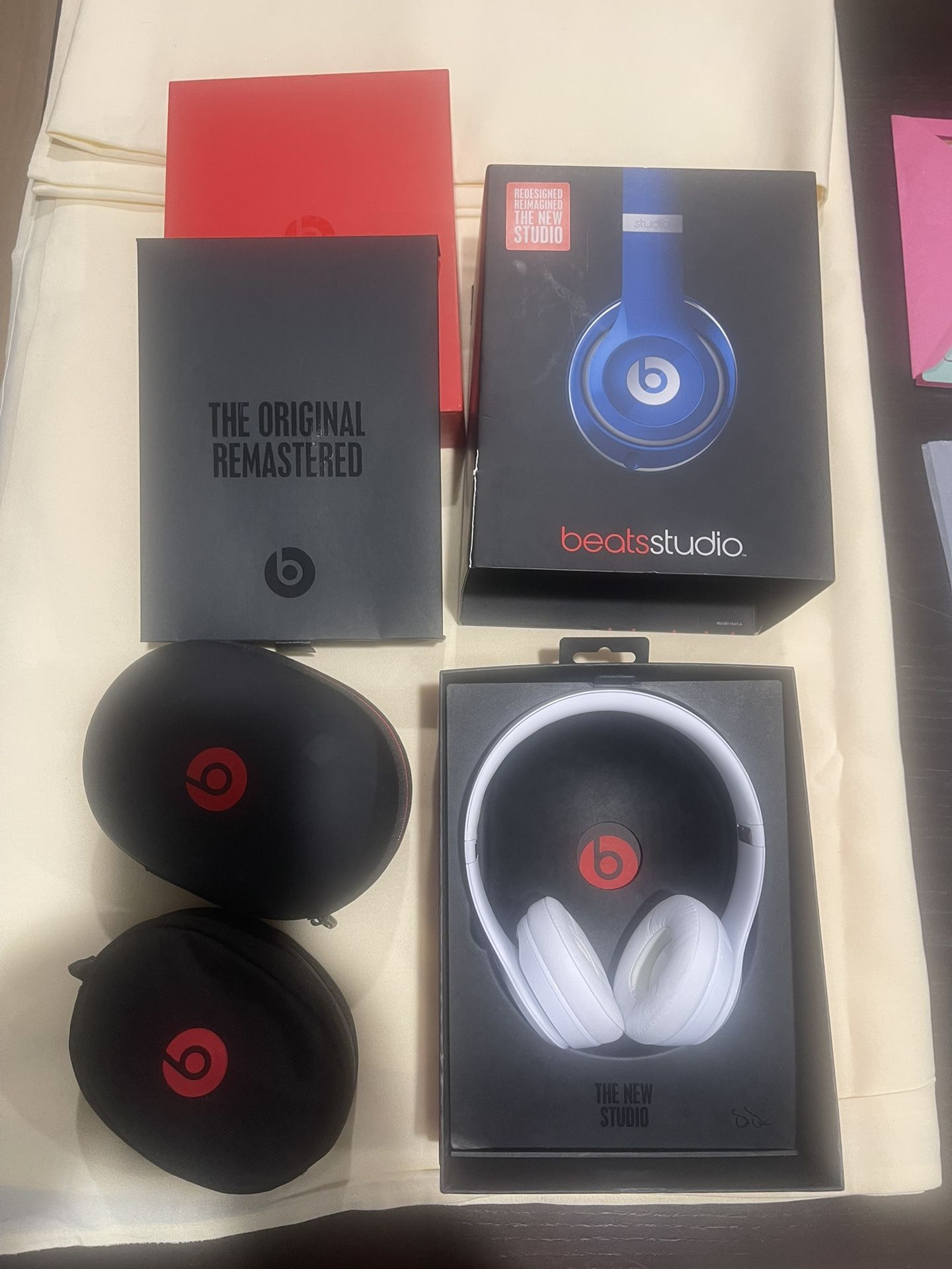 BEAT SOLO3 WIRELESS HEADPHONE ( WHITE ) Like New Condition 