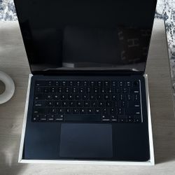 MacBook Air 13 Inch - M2 - 512GB 