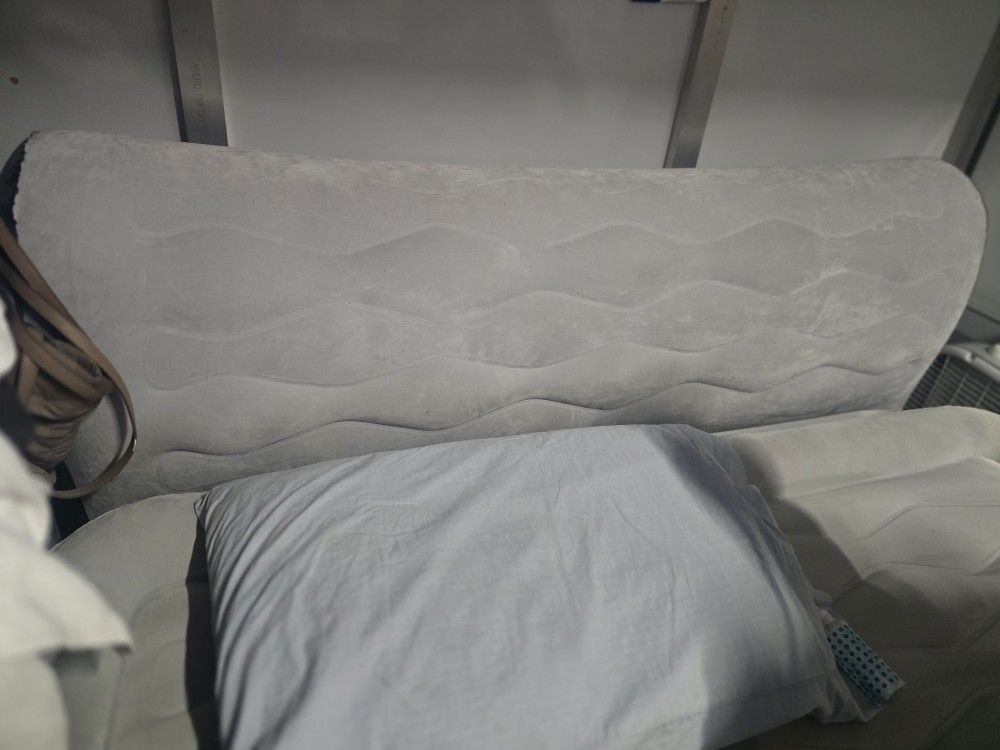 Bestway 18in Queen Air Mattress