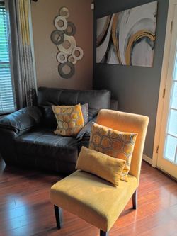 Accent  chair