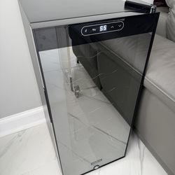 18 bottle wine cooler