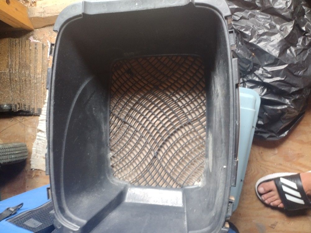 Litter Box With Filter And Lid