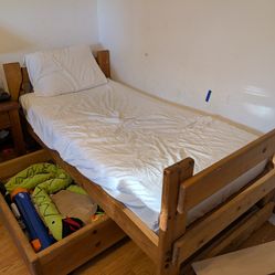 Twin bed with drawer