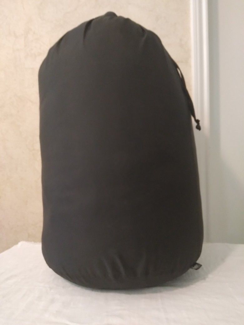 Dupont Hollofil II-Insulated Sleeping Bag w/ Pocket for an Air Mattress