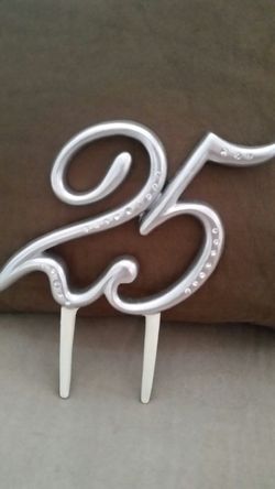 Cake topper