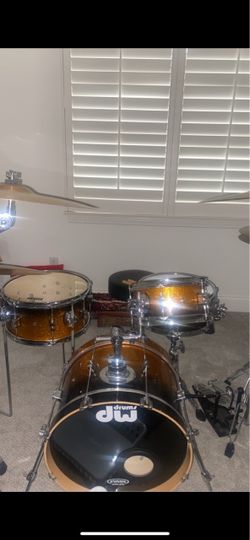 drum set w cymbals