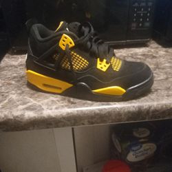 Jordan 4 