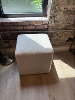 White/cream boucle ottoman