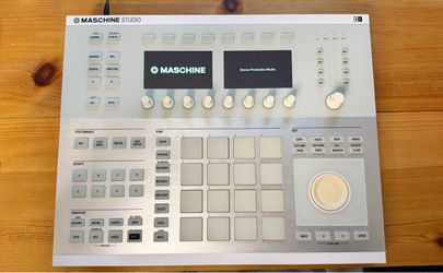 Native Instruments Maschine Studio White MIDI Production Controller + Power Supply