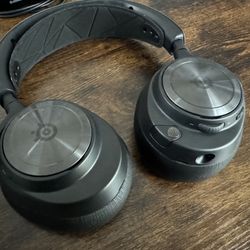 Steel Series Arctis nova pro wired for sale