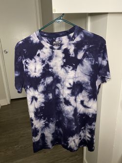 Hollister - Men’s T Shirt - Size Small (Fits Loose)