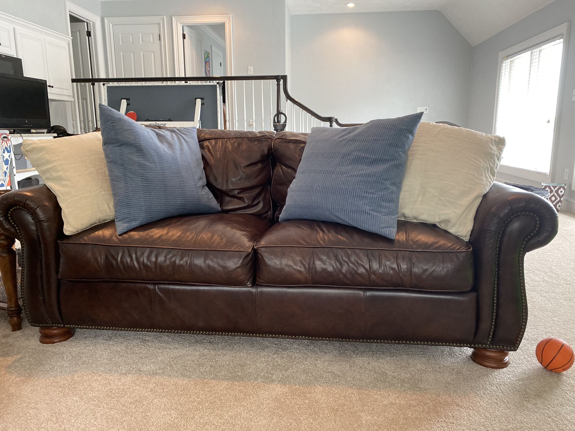 Thomasville Leather Sofa Set (set of 2) for Sale in Virginia Beach, VA