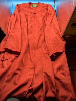 Balfour Triumph maroon graduation gown & cap set