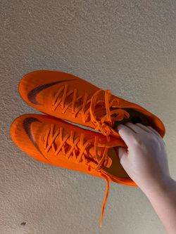Men's shoes of soccer Only orange color  11
