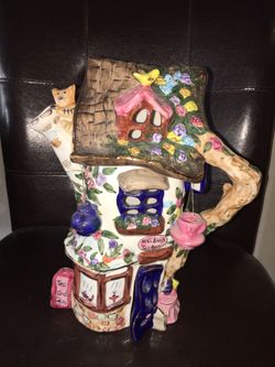 Very Cute & Detailed ~ Ceramic Candle Holder ~ KITTY TEA POT Design
