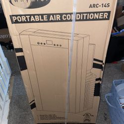 Whynter 9,500 BTU Portable Air Conditioner Cools 500 Sq. Ft. with Dehumidifier