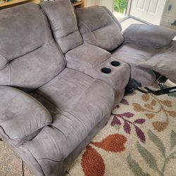 Beatiful Recliner Couch