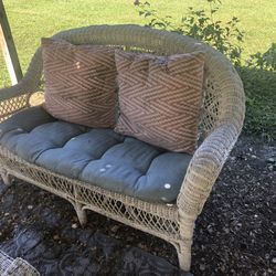 Full Set Of Vintage Wicker Patio Furniture 