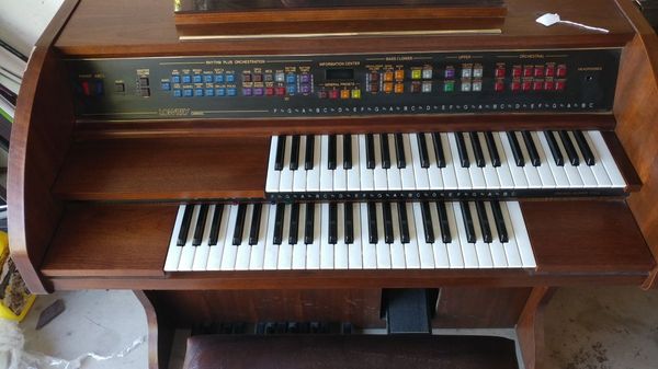 Lowrey Carnival keyboard organ model LC / 15 for Sale in Surprise, AZ