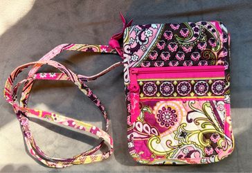 Vera Bradley Very Berry paisley pattern