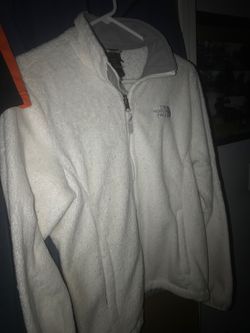 Very nice pullover north face see all pictures only $20 firm