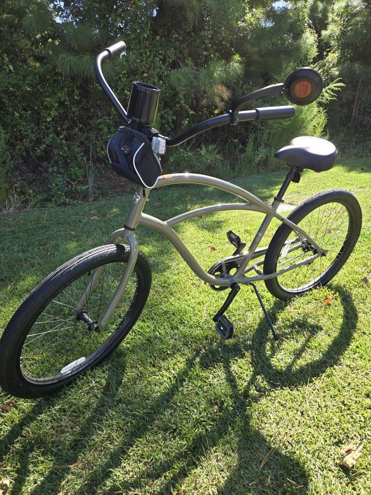 Beach Cruiser BY Tuesday Cycles , Green color,26"