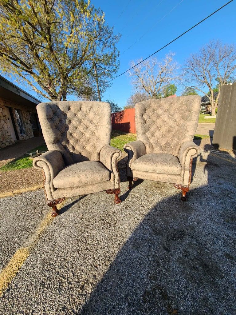 Really Big Chairs