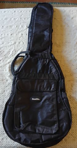 SUNLITE BLACK GUITAR CASE WITH STRAP