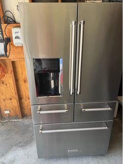 Refrigerator kitchen Aid