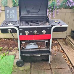 Charbroil Gas2Coal Grill 