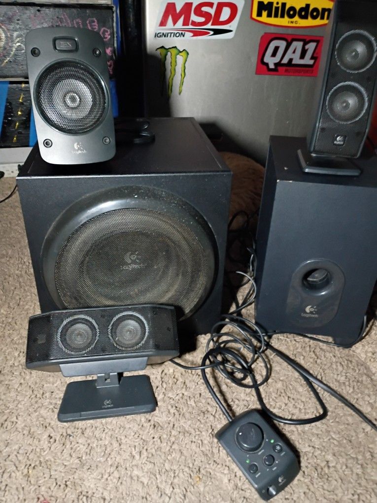 Soundsoraund Sistem  Logitech 