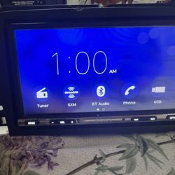 Sony XAV-AX3000 Bluetooth Multimedia Player Android Auto Apple CarPlay iPhone 7"