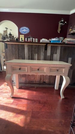 Accent table