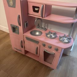 Kid's Play Kitchen