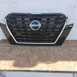 2024-2025 Nissan Kicks Front Grille With Distance Sensor Radar 