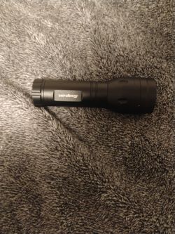 Snap on flashlight