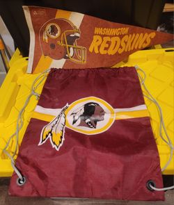 ☆☆☆Vintage NFL Washington Redskins Pennant and Drawstring Bag