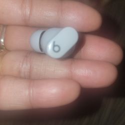 Beats (Left Ear)