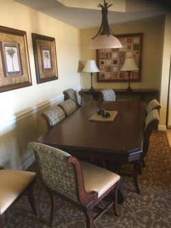 Dining table / 6 chairs