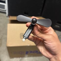 iPhone Fan, Plug-in Lightning Adapter
