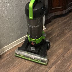 Bissell Power Force Rewind Pet Vac