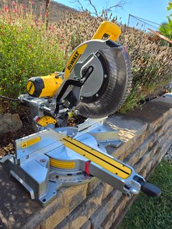 Dewalt Double Bevel Sliding Compound Miter Saw