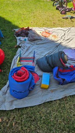 2 sleeping bags