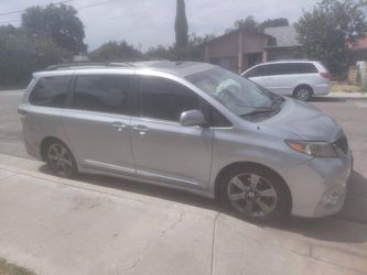 2012 Toyota Sienna