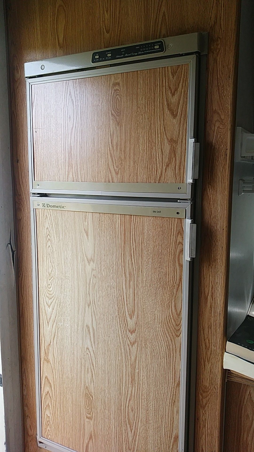 Dometic RV refrigerator RM2611