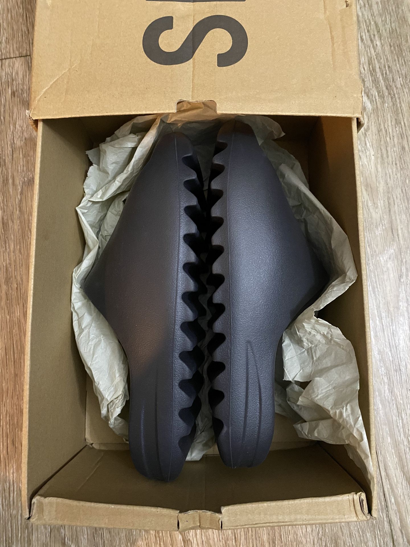 Adidas Yeezy Slides Onyx Size 11
