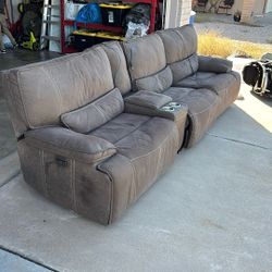Couch, Recliner, Automatic. 