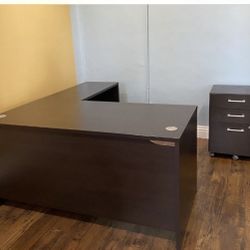 L Shape Office Desk In Mohagony