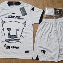 Pumas unam soccer kit uniform set for kids

Kids size:
8/10 years old 
10/12 years old 

Comes with jersey, short and match socks 
